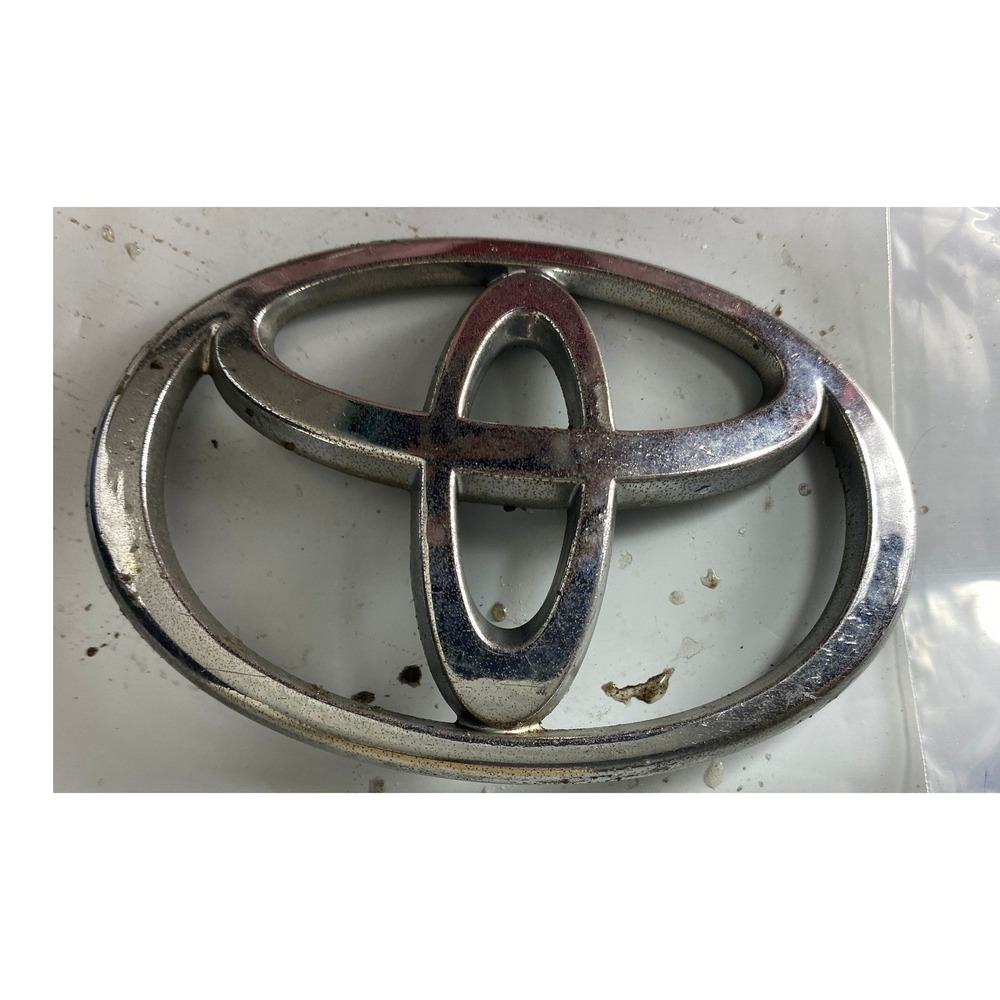 Toyota Chrome Oval Logo Emblem Badge Used‎